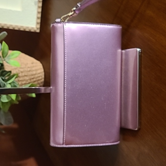 Kate Spade Kenzie Patent Flap Wristlet NWT - Picture 3 of 11